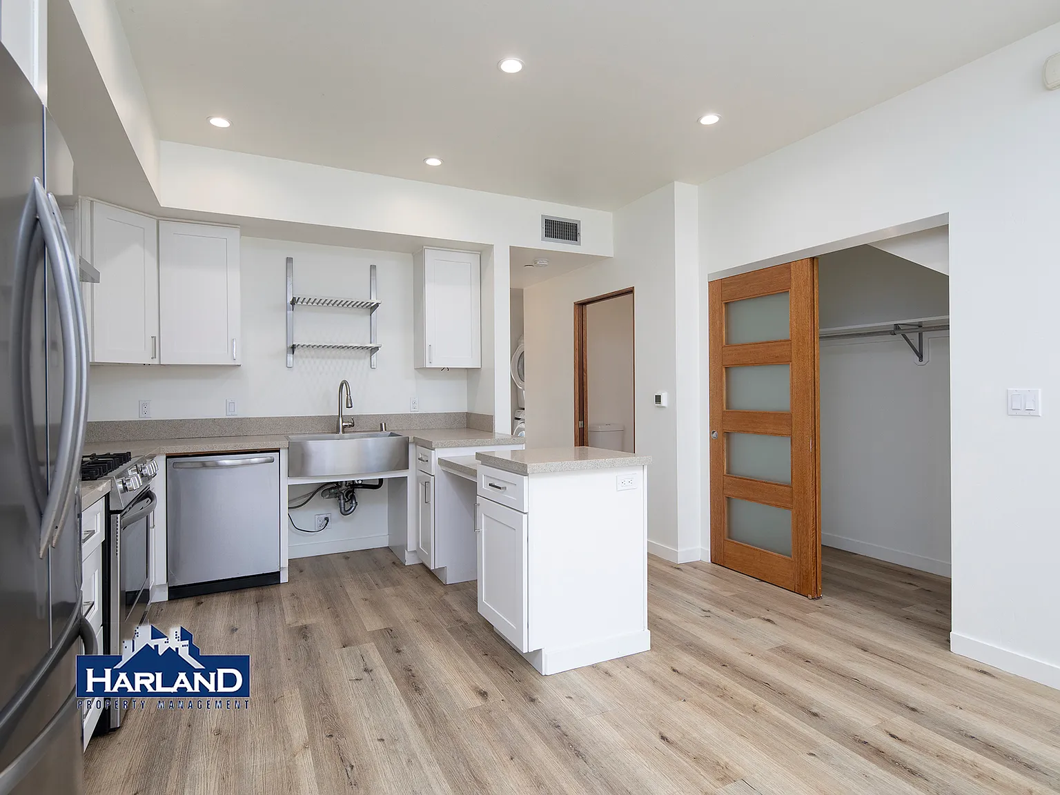 3333 Reynard Way — Photo 4