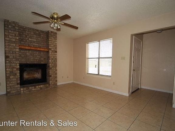 2nd image of 1809 Cedarhill Dr APT C
