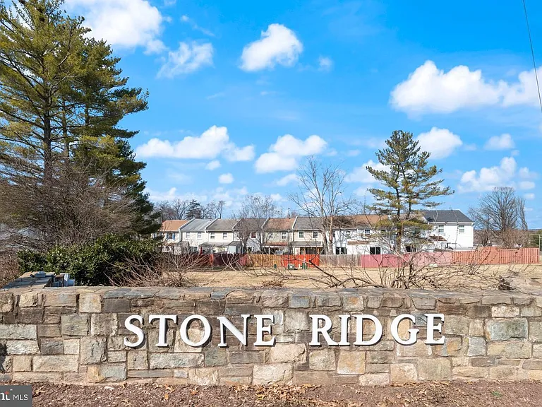 7616 Somerset Ln — Photo 10