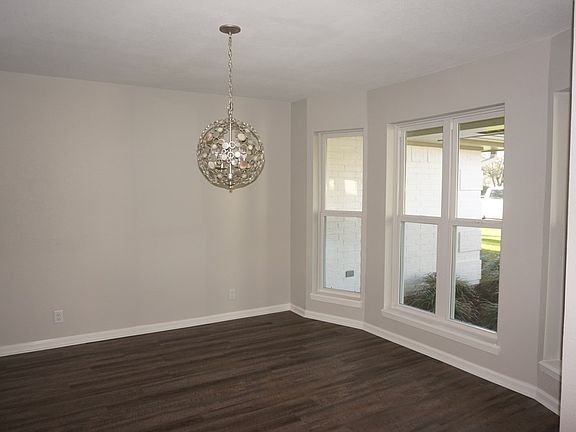 3rd image of 5301 Bentwood Ct