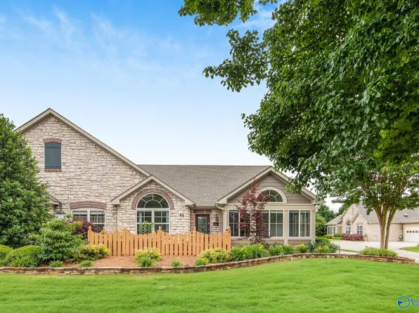 44 Laurel Ln, Brownsboro, AL 35741