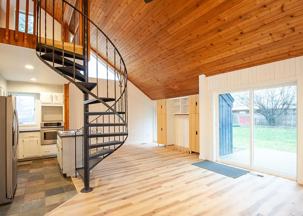 2 bed, $2,100 — Photo 3