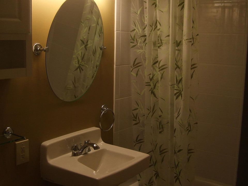 1st image of 52 Bennett Ave #3
