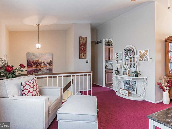5th image of 38 N Kingscroft Dr