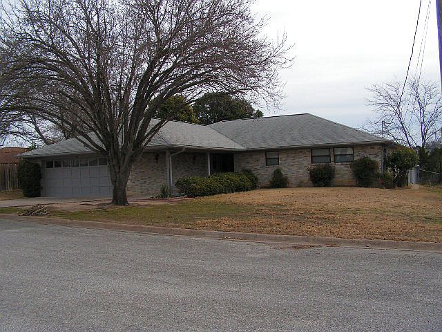 1st image of 307 N Stephanie Dr