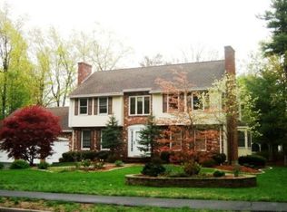 4 Saxon Ln, Shrewsbury, MA 01545