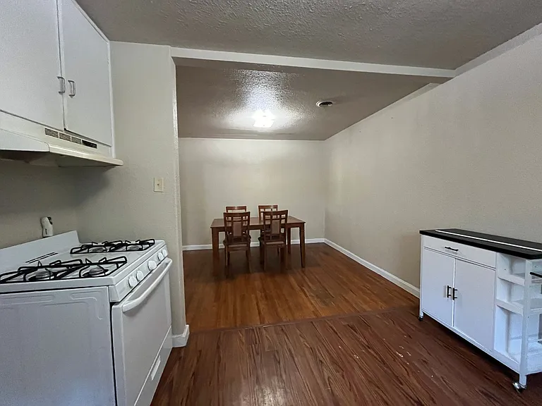 728 N Marion Ave — Photo 9