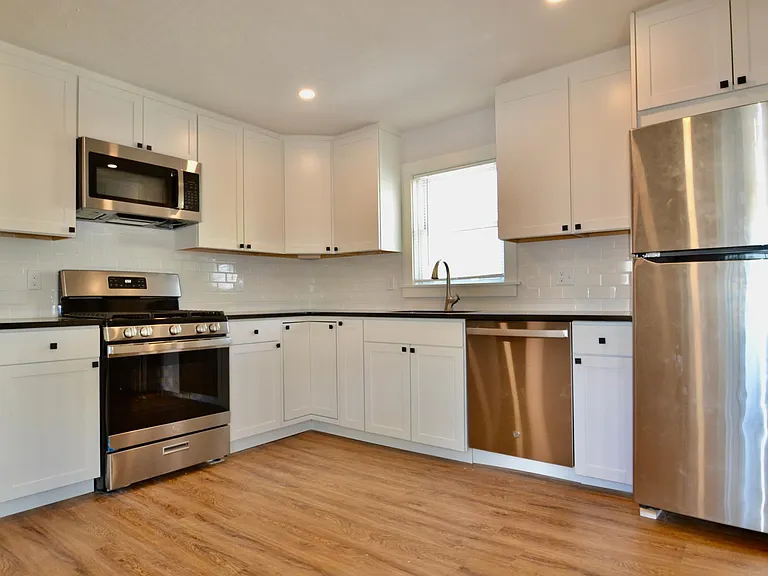 63 Cherry St #2R — Photo 21