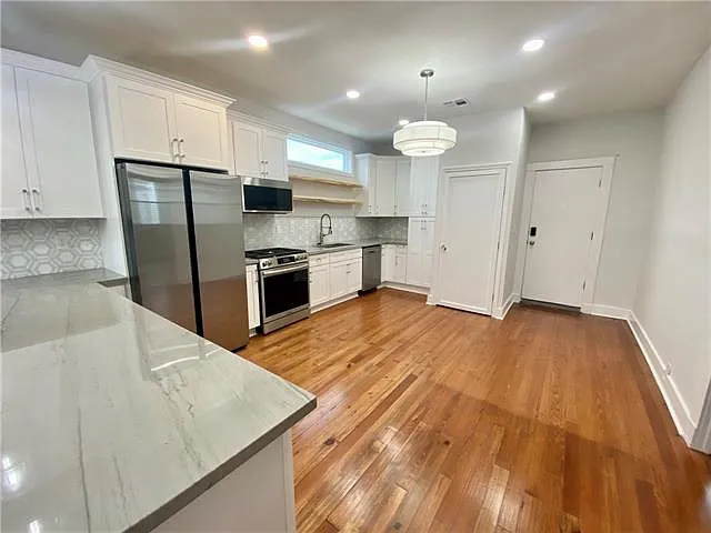 2 bed, 1.0 bath, 1300 sqft, $2,700 — Photo 4