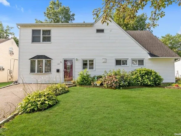 197 Blacksmith Road, Levittown, NY 11756