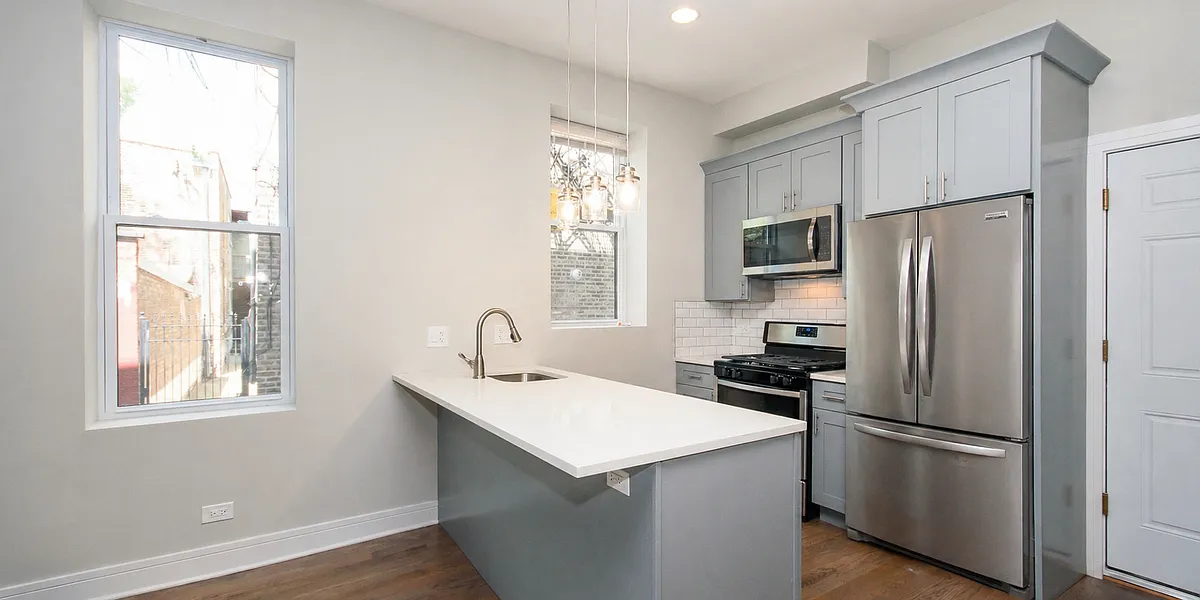 Building Photo - 1945 N Winchester Ave #1F