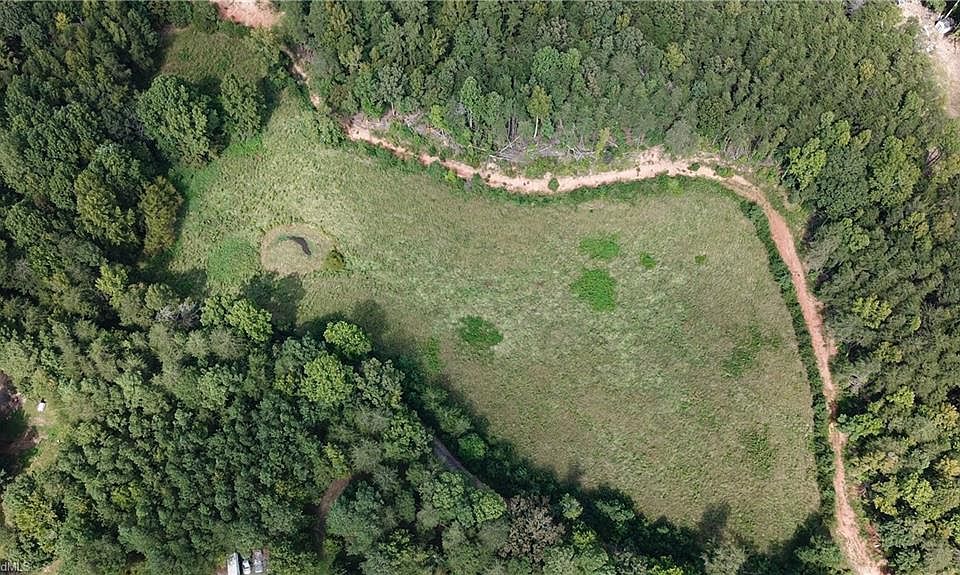 2nd image of 206 Drum Ln