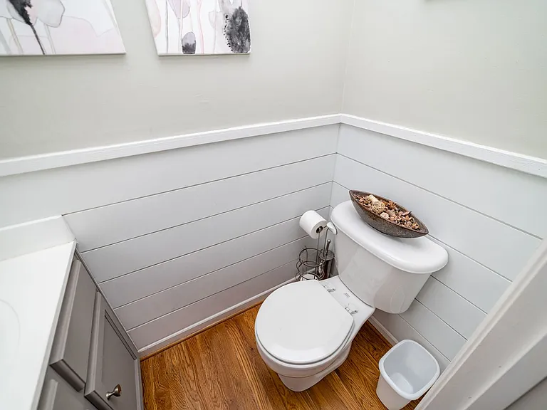 72 Viking Dr — Photo 35