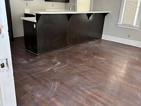 2nd image of 317 Linden Ave APT 2