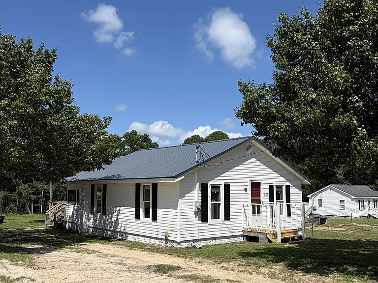 2189 N Carolina 55 — Photo 1