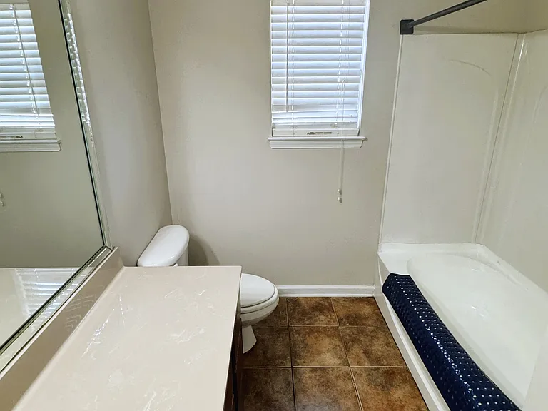 6098 Ravenwood Lake Dr E — Photo 14