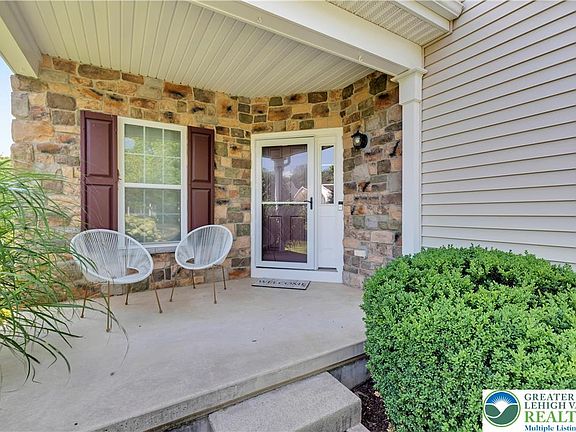 5th image of 1320 Hedgerow Dr
