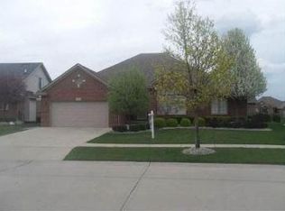 51416 Midland Cir, Macomb, MI 48042