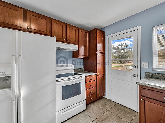 2nd image of 4584 Park St