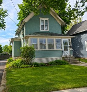 571 Walnut Ave, Elgin, IL, 60123