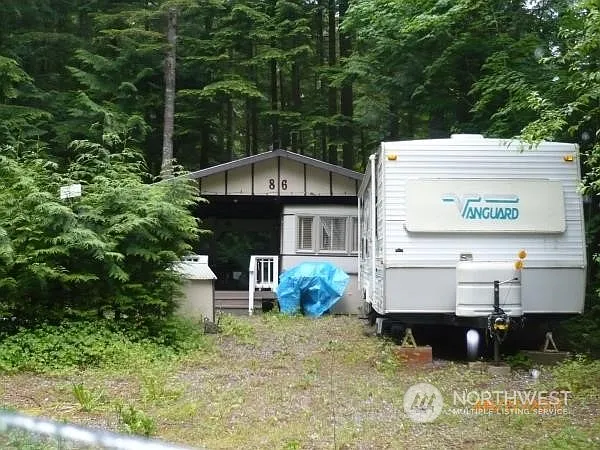 2086 Dogwood Drive photo 1