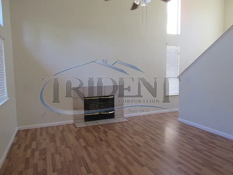 3 bed, 2.5 bath, 1386 sqft, $2,200 — Photo 4
