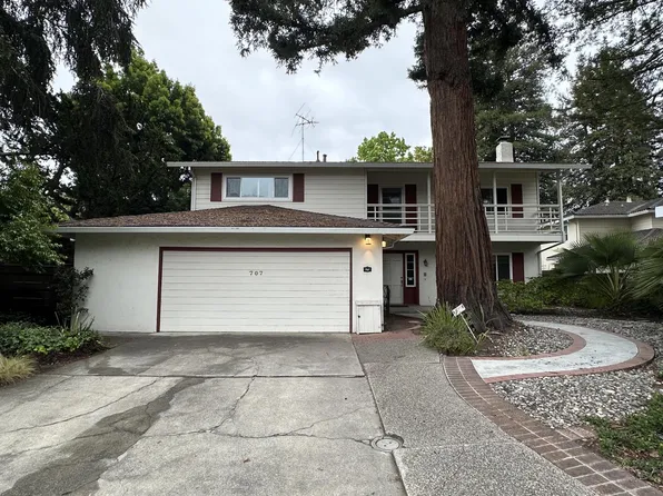 707 Charleston Ct, Palo Alto, CA 94303