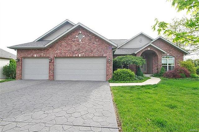 1st image of 2812 Woodfield Dr