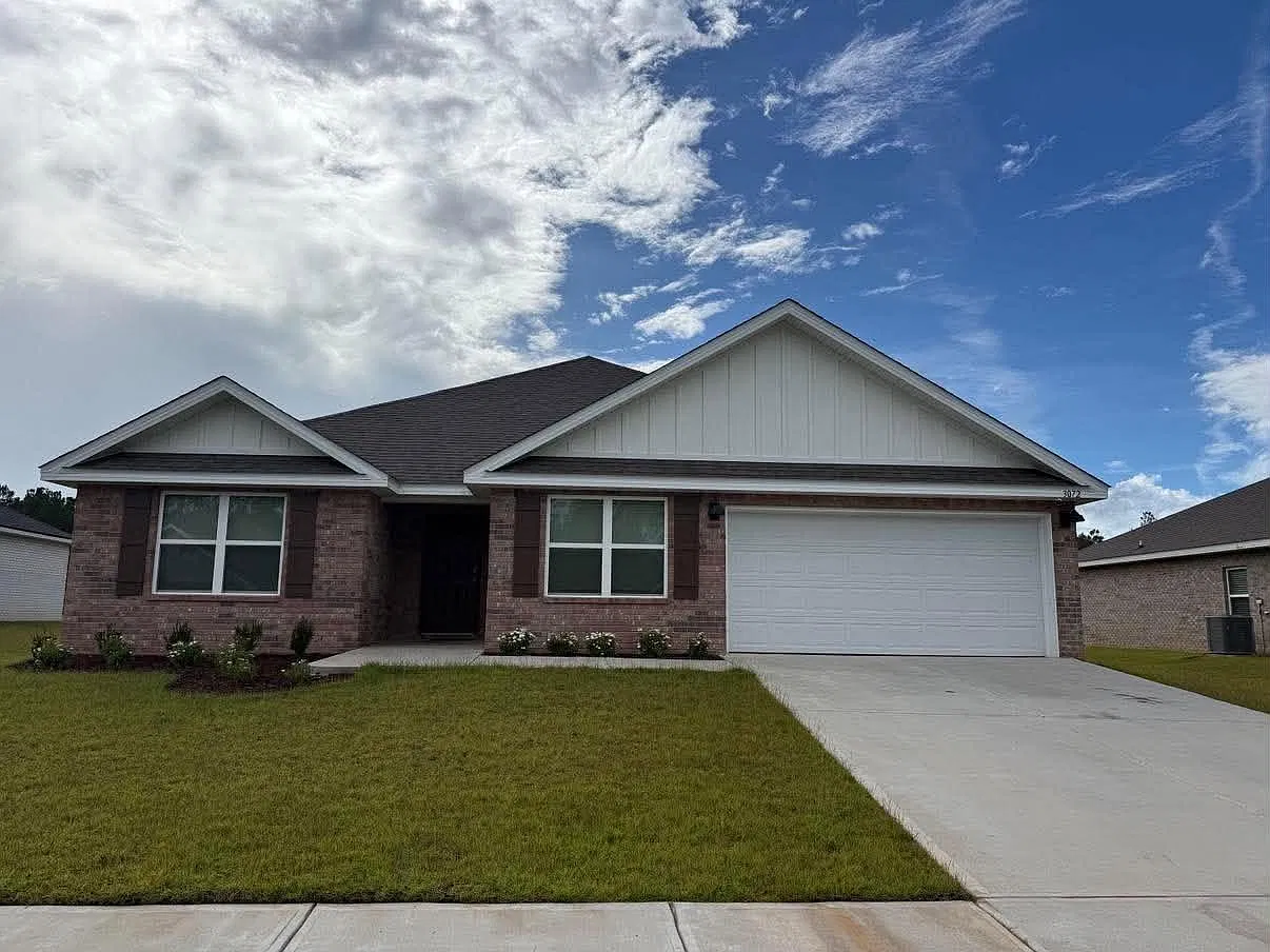 5 bed, 2595 sqft, $2,200 — Photo 2