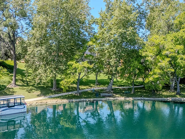 4520 Park Cordero — Photo 3