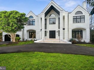 209 River Bend Rd, Great Falls, VA 22066