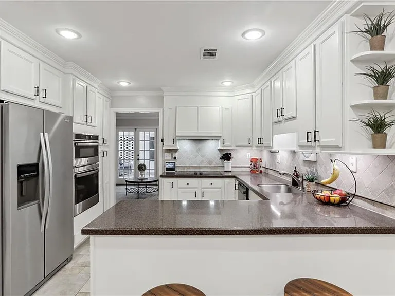 1601 Executive Park Ln NE — Photo 6