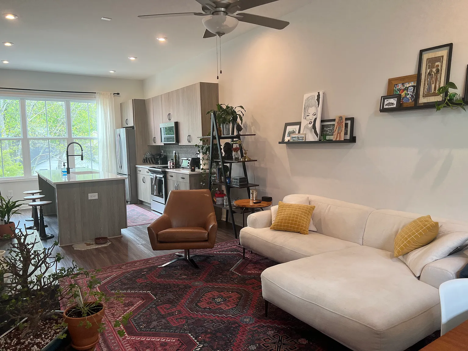 2 bed, 1200 sqft, $2,600 — Photo 4