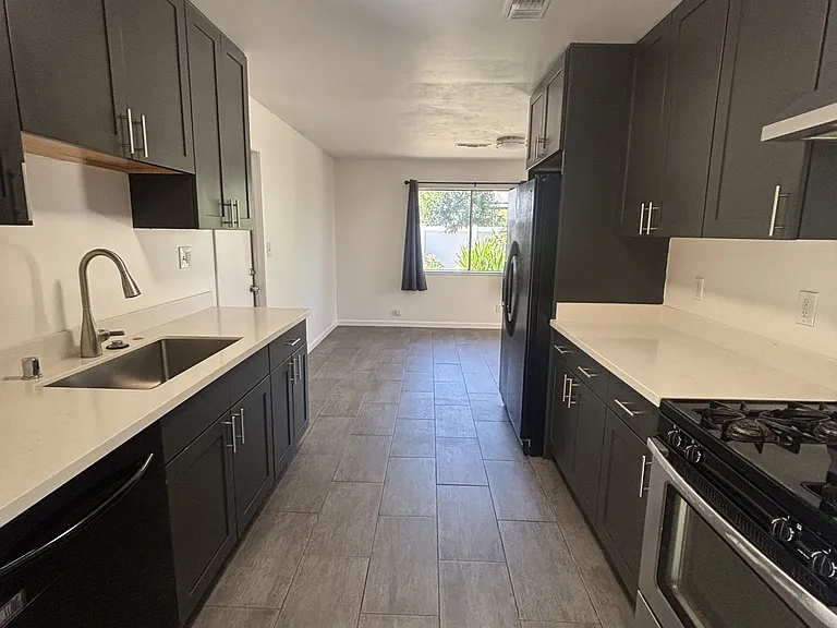 2220 Jeanine Dr — Photo 4