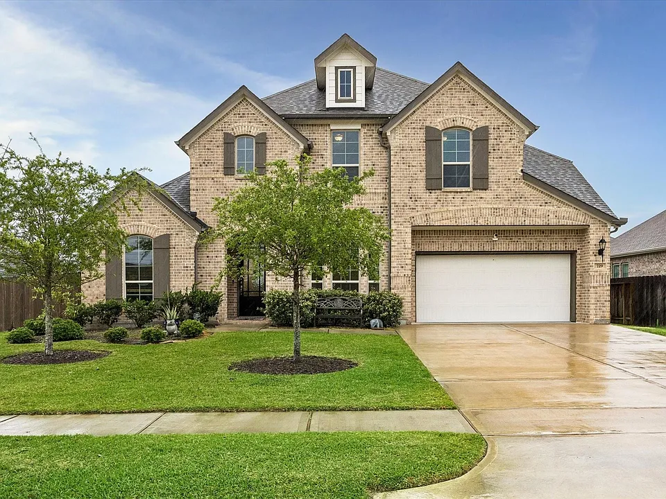 729 Maplewood Ct