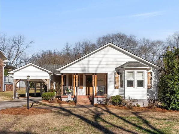 137 Academy St, Jonesville, SC 29353