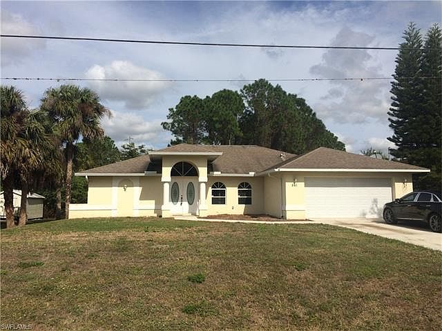 1st image of 841 Sentinela Blvd