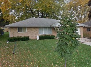 4063 N 93rd St, Wauwatosa, WI 53222