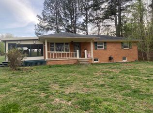 850 Bowling Branch Rd, Cottontown, TN 37048