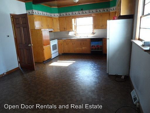 2nd image of 338 W 15th St