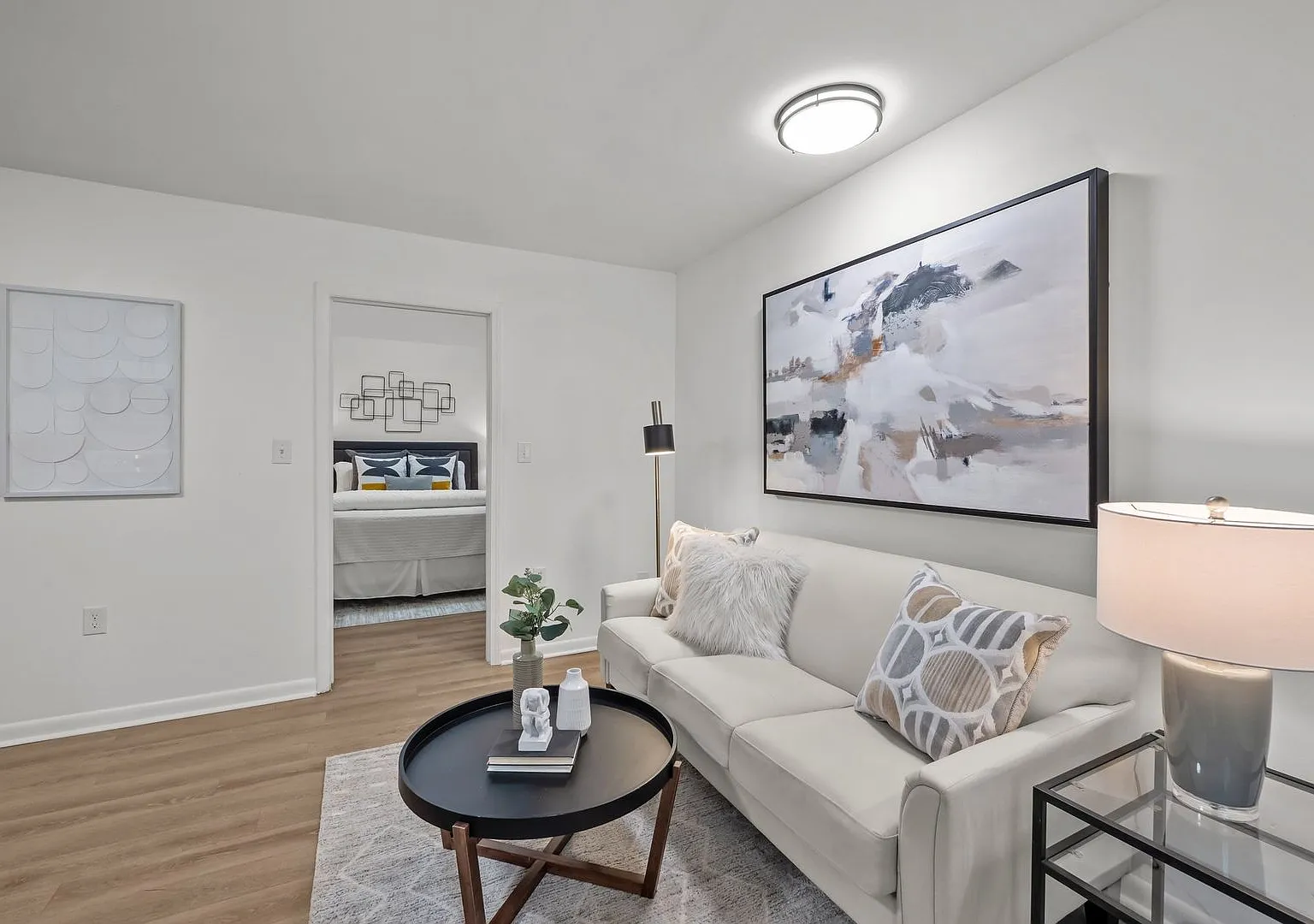 The Kenton Apartments — Photo 2