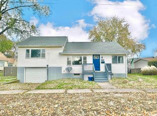 301 W South St, Abingdon, IL 61410