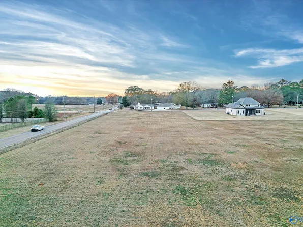 109 Nix Rd, Hazel Green, AL 35750