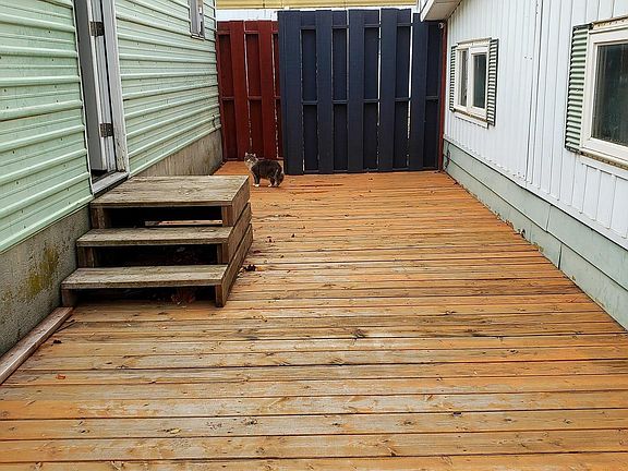3rd image of 996 Arlington St
