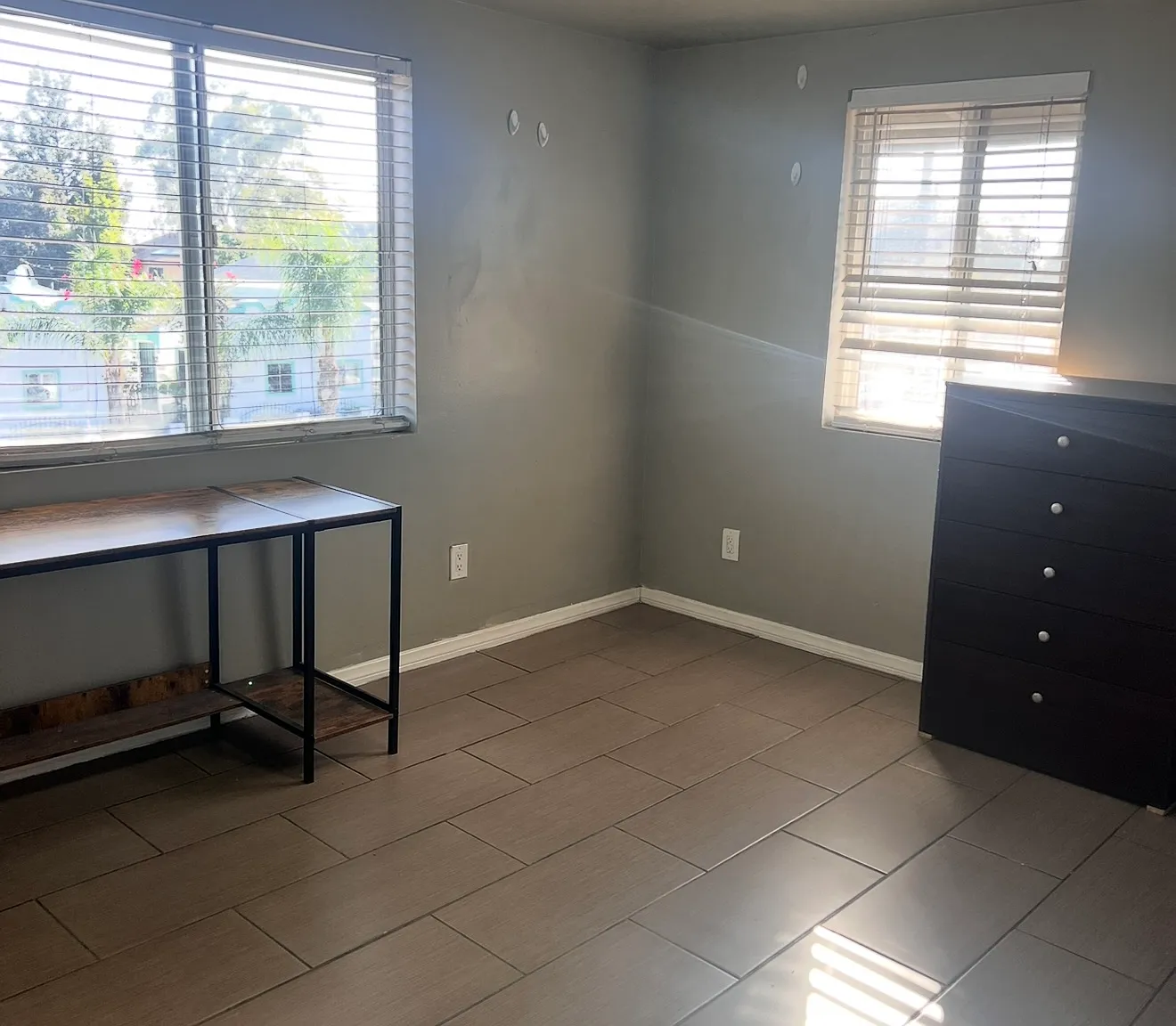 Studio, 200 sqft, $1,050 — Photo 3