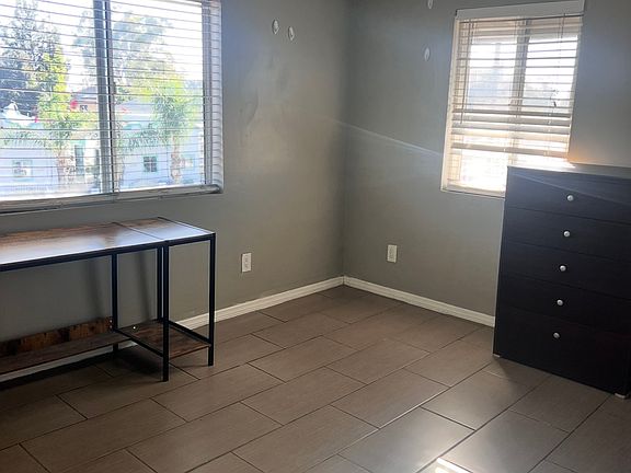 3rd image of 1729 W 20th St #2C