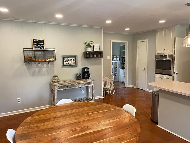 9100 Lark Dr — Photo 9