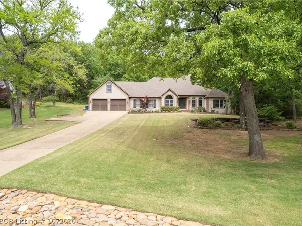 2904 S Cliff Dr, Fort Smith, AR 72901