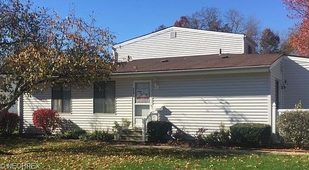 2nd image of 318 Deepwood Dr