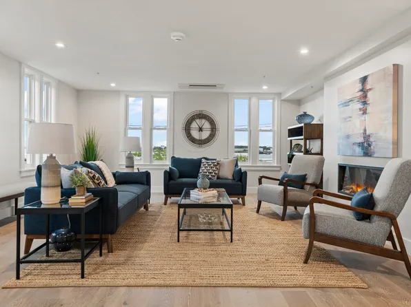 2 India Street #3, Portland, ME 04101